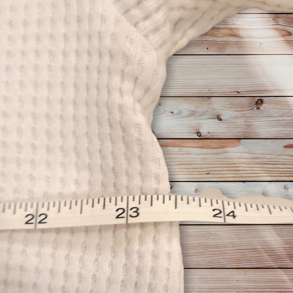 Hollister Cut Off Cropped Cotton Pull Over Shirt Size Medium - Picture 5 of 9